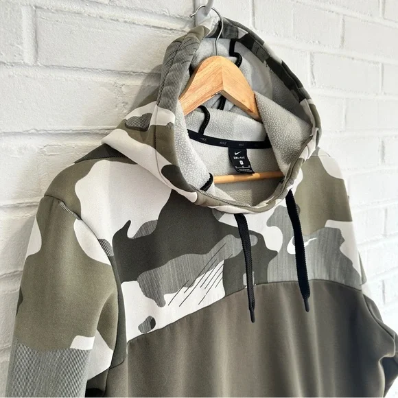 Nike Fleece Hoodie Men's Size XL Green Camo Pullover Sweatshirt Dri Fit BV2740 - Picture 2 of 8